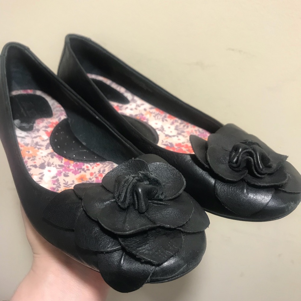 Born Leather Flower Flats